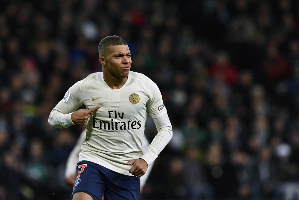 《AI 赋能数智化创新实践｜宇信科技韩冬：全链路赋能金融提质增效》